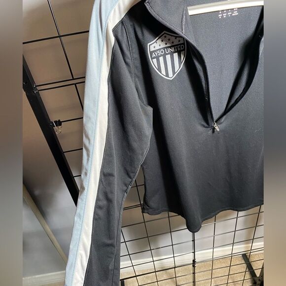 New Balance Black and Blue half zip Sweatshirt - Picture 5 of 7